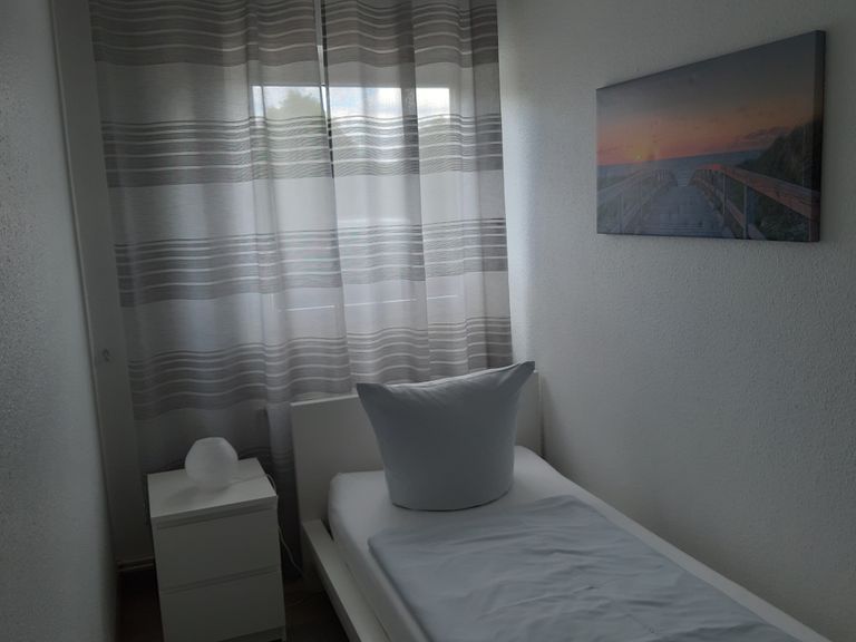 Das Zimmer hat einen Kühlschrank